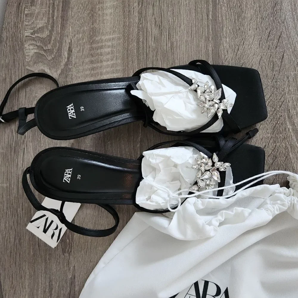 NEW WOMEN'S ZARA SANDALS RHINESTONE STRAPPY BLACK COLOR SIZE 8 EU 39. - Picture 4 of 6
